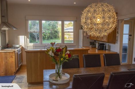 Photo of property in 6 Willowbrook Place, Titirangi, Auckland, 0604