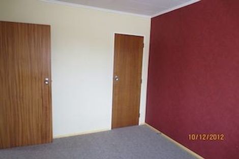 Photo of property in 1/1a Sequoia Place, Maoribank, Upper Hutt, 5018