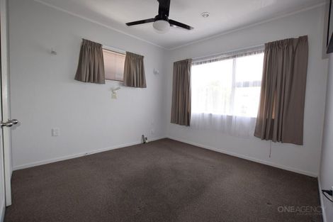 Photo of property in 63 Kirby Street, Glendene, Auckland, 0602