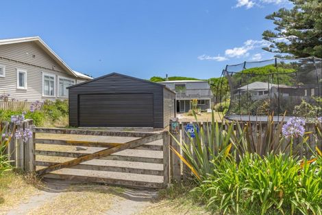 Photo of property in 14 Hunia Terrace, Himatangi Beach, Foxton, 4891