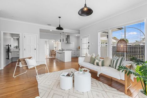 Photo of property in 15 Cairnfield Road, Kensington, Whangarei, 0112