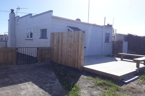 Photo of property in 11 Thomas Place, Foxton Beach, Foxton, 4815