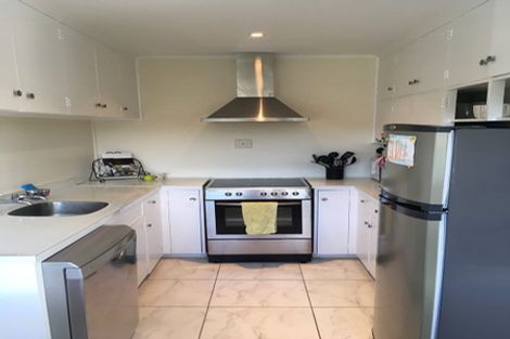 Photo of property in 83 Garden Road, Northland, Wellington, 6012