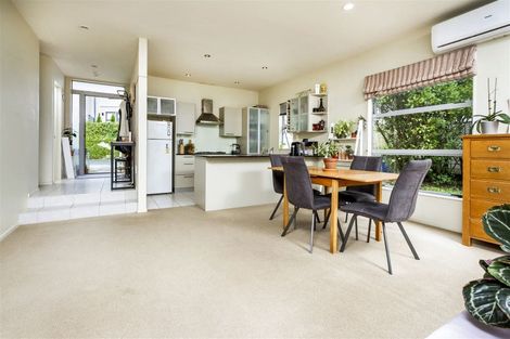 Photo of property in 5/40 Scarlet Oak Drive, Schnapper Rock, Auckland, 0632