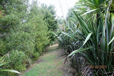 Photo of property in 1/6 Roberts Road, Matakatia, Whangaparaoa, 0930
