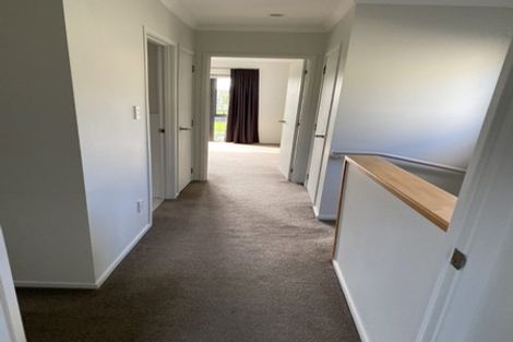 Photo of property in 54 Provence Esplanade, Te Atatu Peninsula, Auckland, 0610