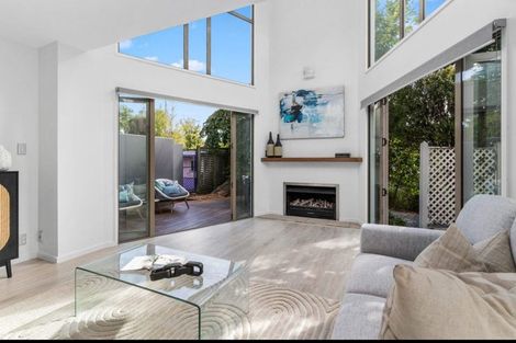 Photo of property in 2/37 Poynder Avenue, Merivale, Christchurch, 8014