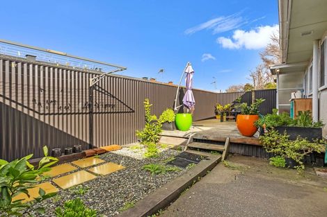 Photo of property in 2/608 Heretaunga Street East, Parkvale, Hastings, 4122