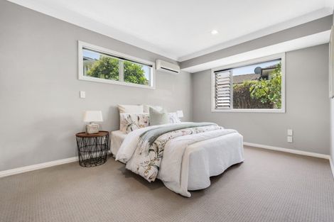 Photo of property in 8 Page Point, Mellons Bay, Auckland, 2014