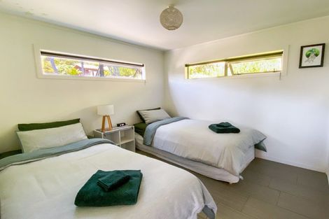 Photo of property in 33 Whaanga Road, Raglan, 3297