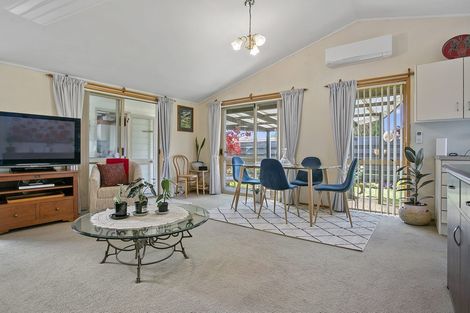 Photo of property in 79a Grey Street, Cambridge, 3434