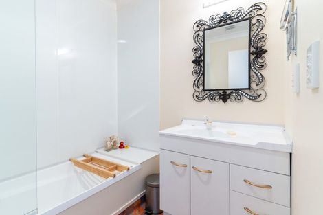 Photo of property in 10 Huxley Grove, Churton Park, Wellington, 6037