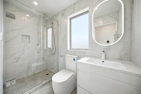 Photo of property in 26e Trojan Crescent, New Lynn, Auckland, 0600