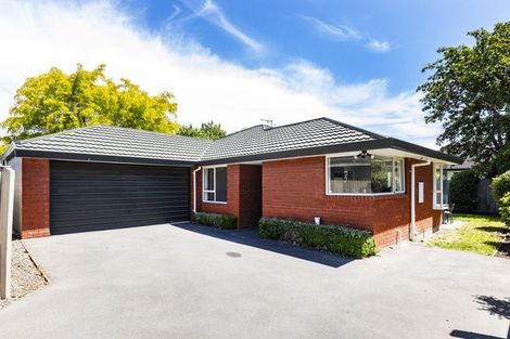 Photo of property in 2/111 Paparoa Street, Papanui, Christchurch, 8053