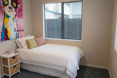 Photo of property in 4 Gossamer Drive, Pakuranga Heights, Auckland, 2010