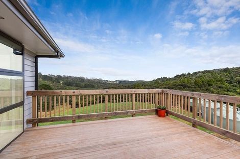 Photo of property in 51 Caton Road, Waitakere, Henderson, 0782