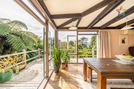 Photo of property in 22 Maungaraki Road, Korokoro, Lower Hutt, 5012