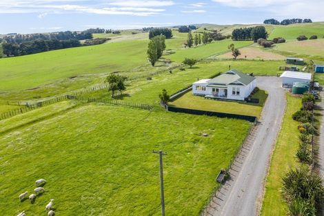 Photo of property in 105 Fraters Road, Martinborough, 5781