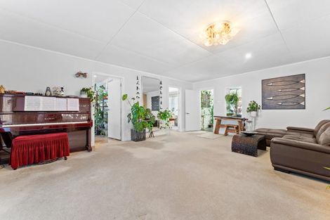 Photo of property in 62a Te Atatu Road, Te Atatu South, Auckland, 0610