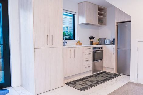 Photo of property in 3/97 Whites Line East, Waiwhetu, Lower Hutt, 5010