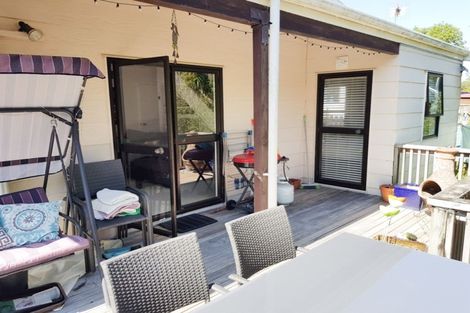 Photo of property in 2/110 Lynn Road, Bayview, Auckland, 0629