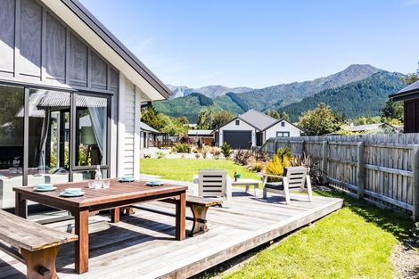 Photo of property in 5 Dumblane Way, Hanmer Springs, 7334