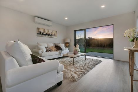 Photo of property in 36 Lumbarda Drive, Kumeu, 0810