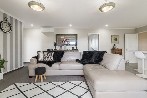 Photo of property in 6 Downing Place, Welcome Bay, Tauranga, 3112