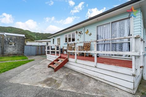 Photo of property in 52 Russell Road, Wainuiomata, Lower Hutt, 5014