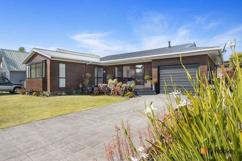 Photo of property in 10 Hereford Place, Waihi Beach, 3611
