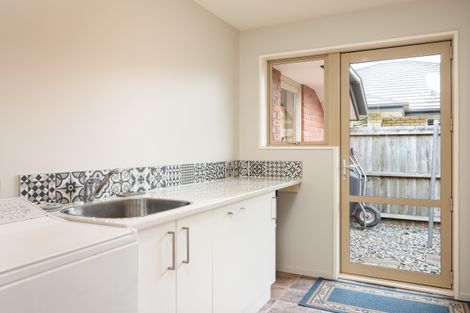 Photo of property in 92 Milns Road, Halswell, Christchurch, 8025