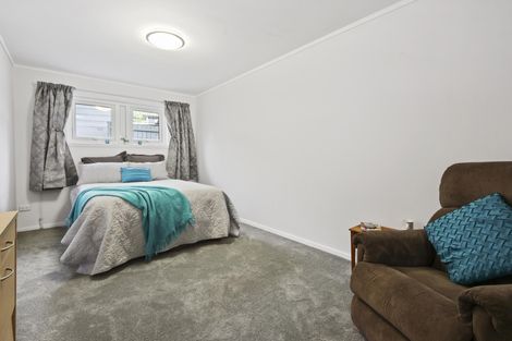 Photo of property in 2 Flavia Place, Lynfield, Auckland, 1042