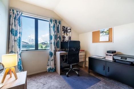 Photo of property in 1/48 Schnapper Rock Road, Schnapper Rock, Auckland, 0632