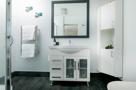 Photo of property in 59 Spence Road, Henderson, Auckland, 0612