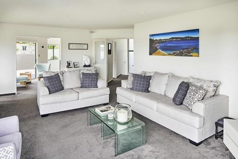 Photo of property in 17 Paremata Drive, Paremata, Porirua, 5024