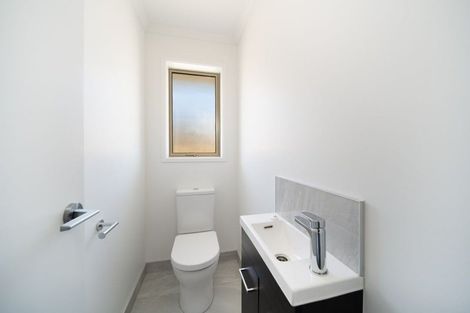 Photo of property in 91 Kaurinui Crescent, One Tree Point, 0118