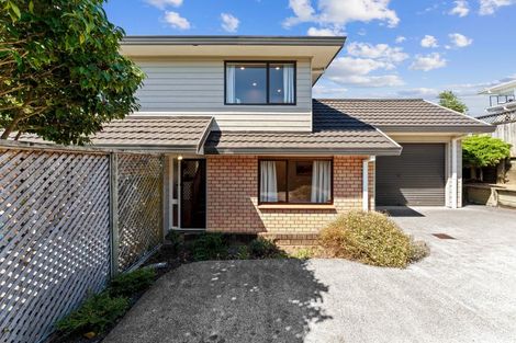 Photo of property in 74b Bradbury Road, Botany Downs, Auckland, 2010