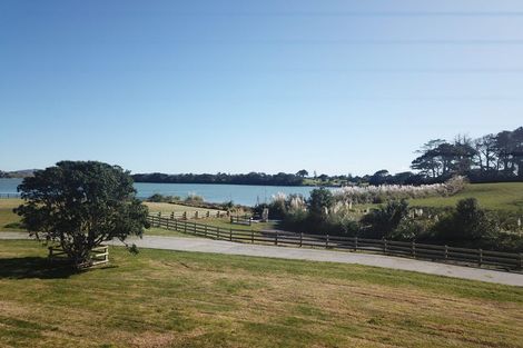 Photo of property in 17 Goble Road, Clarks Beach, 2679