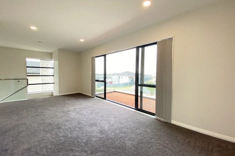 Photo of property in 42 Mcwhirters Farm Lane, Massey, Auckland, 0614