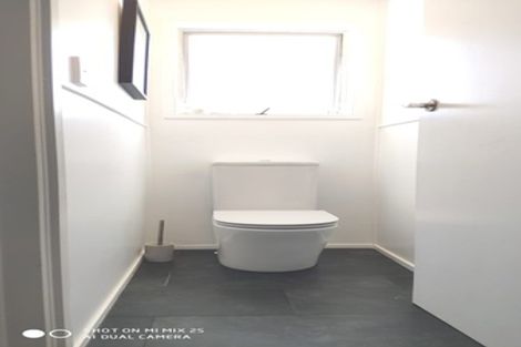 Photo of property in 15 Kelman Road, Kelston, Auckland, 0602