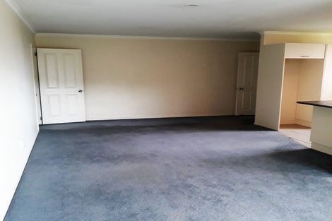 Photo of property in 20 Kathleen Reece Place, Waiuku, 2123