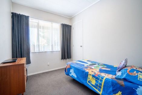 Photo of property in 32 Rosedale Crescent, Cloverlea, Palmerston North, 4412