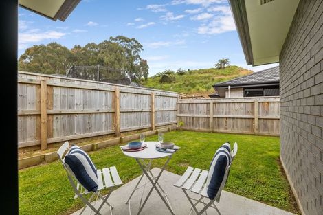 Photo of property in 52 Fernbrook Drive, Hurworth, New Plymouth, 4310