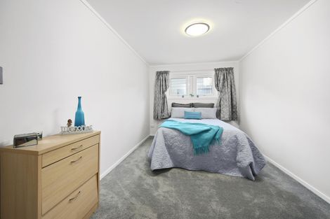 Photo of property in 2 Flavia Place, Lynfield, Auckland, 1042