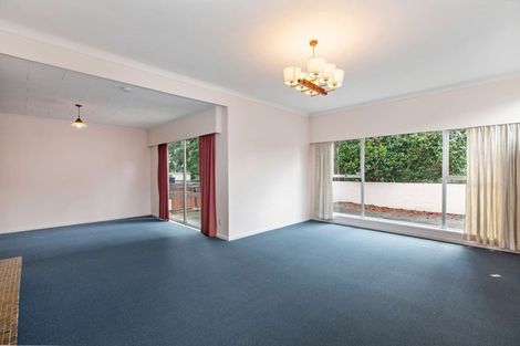 Photo of property in 52 Lawrence Crescent, Hillpark, Auckland, 2102