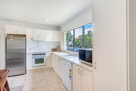 Photo of property in 2 Albizia Avenue, Henderson, Auckland, 0612