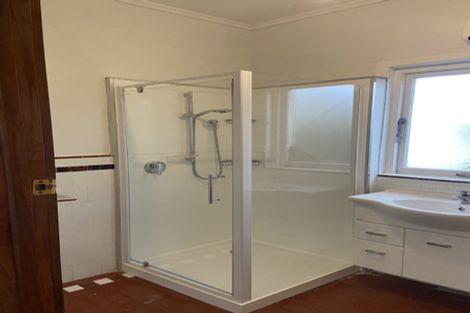 Photo of property in 492 Blockhouse Bay Road, Blockhouse Bay, Auckland, 0600
