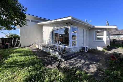 Photo of property in 15 Edgewater Drive, Pakuranga, Auckland, 2010