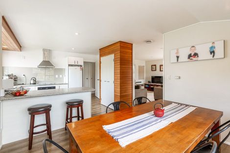 Photo of property in 2/17 Duncan Avenue, Te Atatu South, Auckland, 0610