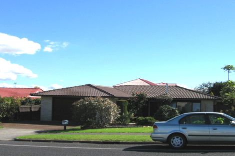 Photo of property in 102 Hutchinsons Road, Bucklands Beach, Auckland, 2014